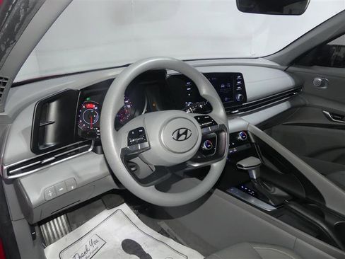 Used 2022 Hyundai Elantra SEL FWD image 22
