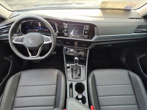 Used 2024 Volkswagen Jetta SE FWD image 12