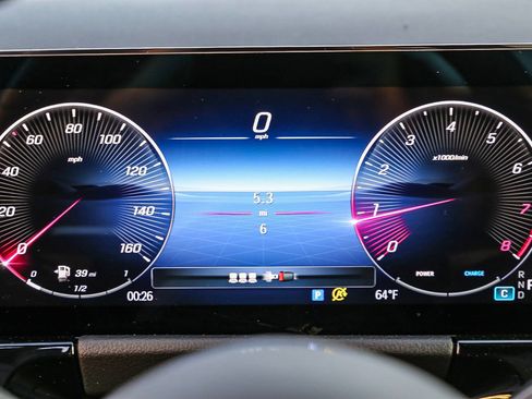 Used 2025 Mercedes-Benz GLA 250 4MATIC image 27