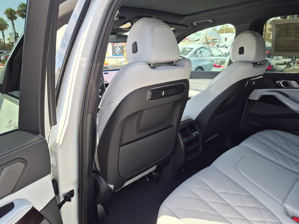 Used 2026 BMW X5 xDrive40i AWD/4WD image 36