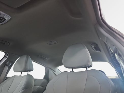 Used 2024 Hyundai Elantra SEL FWD image 28