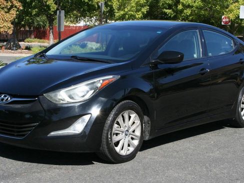 Used 2016 Hyundai Elantra SE w/ Option Group 02 FWD image 8