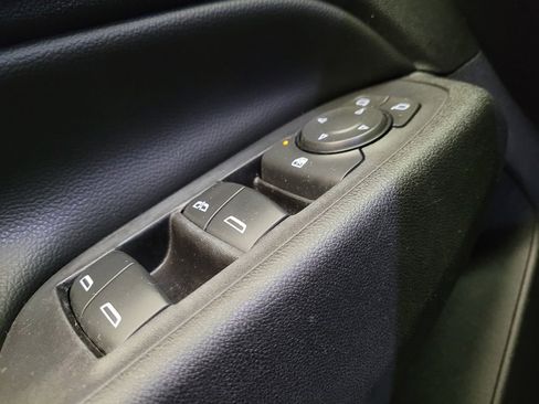 Used 2018 Chevrolet Equinox LT FWD image 27