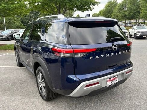 Certified 2025 Nissan Pathfinder SL AWD/4WD image 5