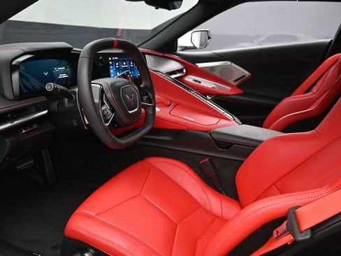 Used 2025 Chevrolet Corvette Stingray Preferred Conv w/ 2LT RWD image 10