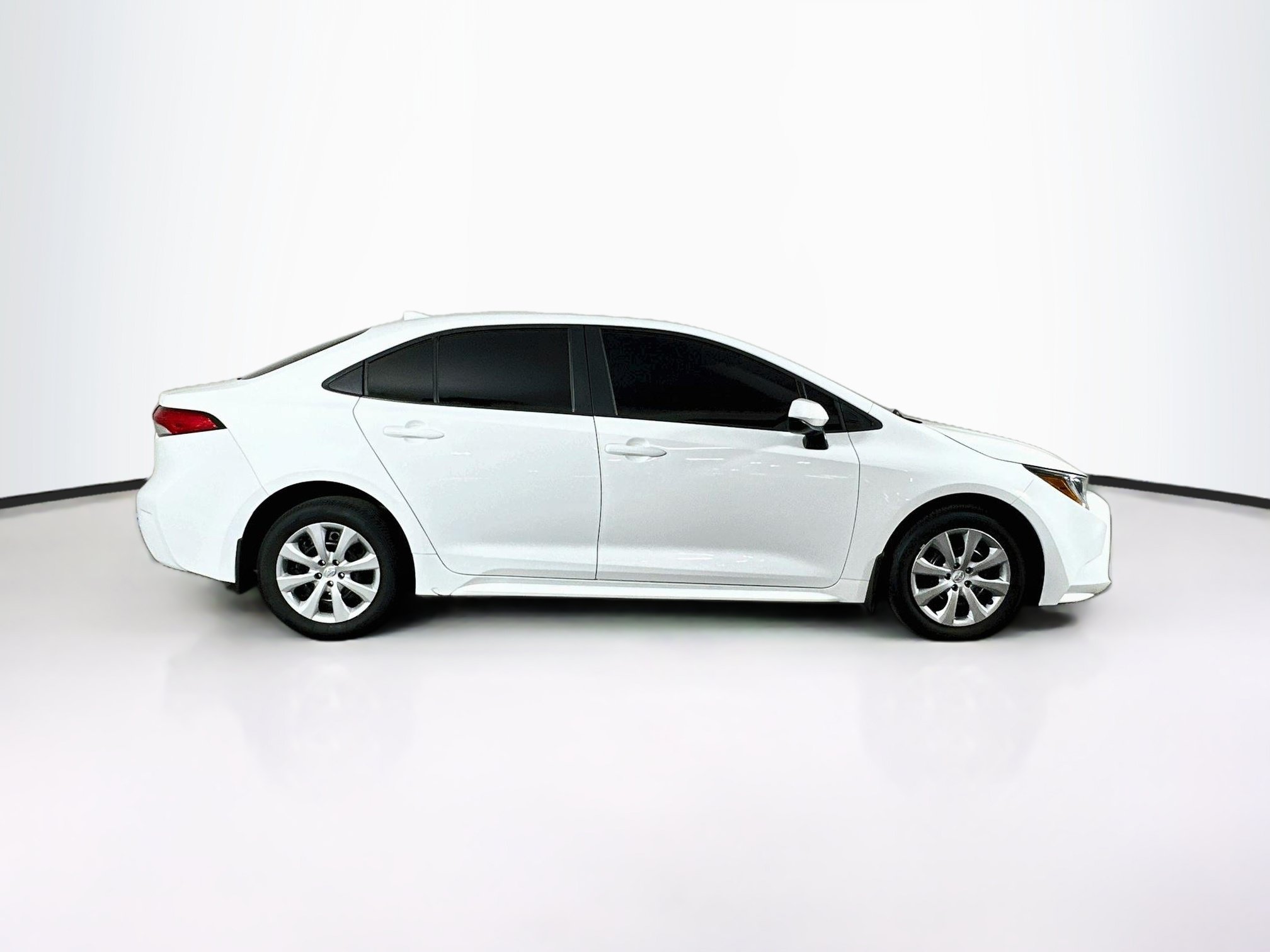 Used 2025 Toyota Corolla LE FWD image 10