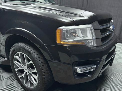 Used 2015 Ford Expedition XLT w/ Equipment Group 202A AWD/4WD image 11