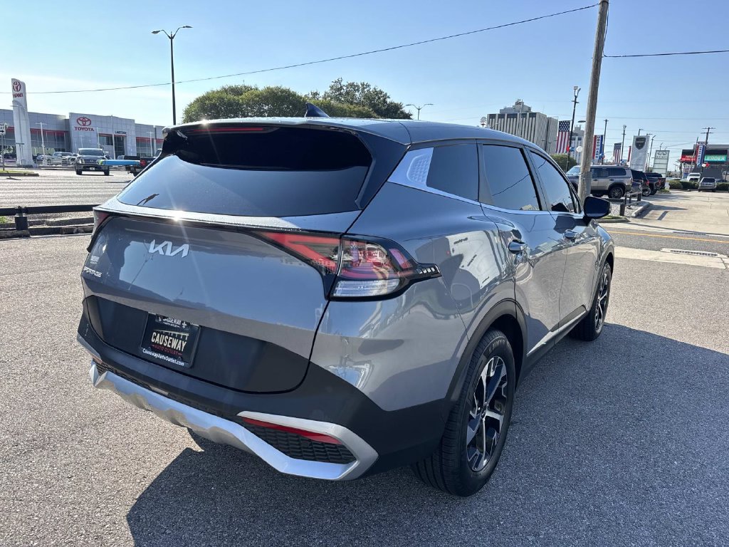 Used 2024 Kia Sportage EX FWD image 7