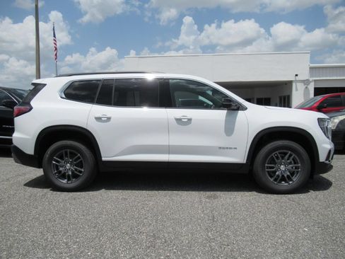 New 2026 GMC Acadia Elevation FWD image 2