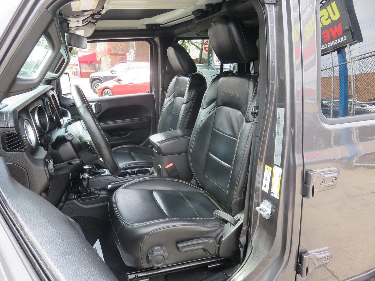 Used 2018 Jeep Wrangler Unlimited Sahara AWD/4WD image 10