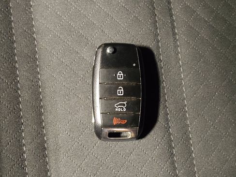 Used 2019 Kia Sorento L FWD image 32