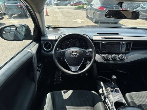 Used 2016 Toyota RAV4 LE AWD/4WD image 12