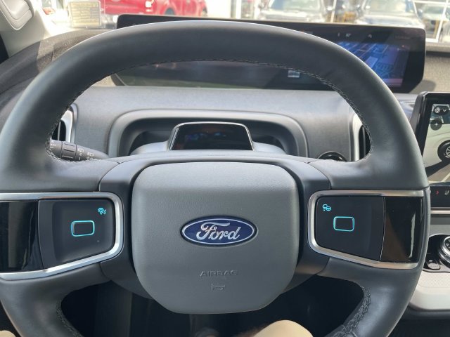 Used 2025 Ford Expedition Active AWD/4WD image 32