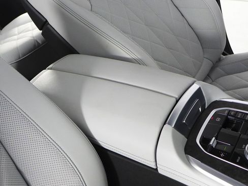 Certified 2023 BMW X7 xDrive40i w/ Parking Assistance Package image 16