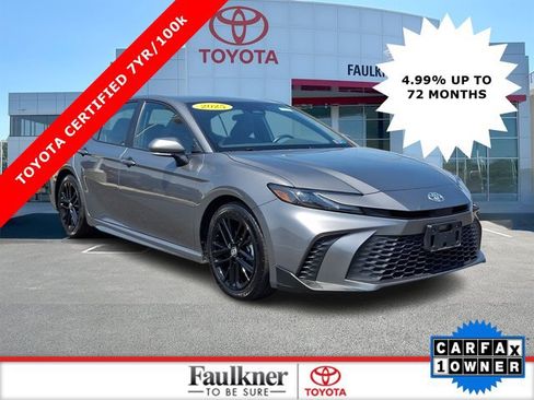 Certified 2025 Toyota Camry SE FWD image 1