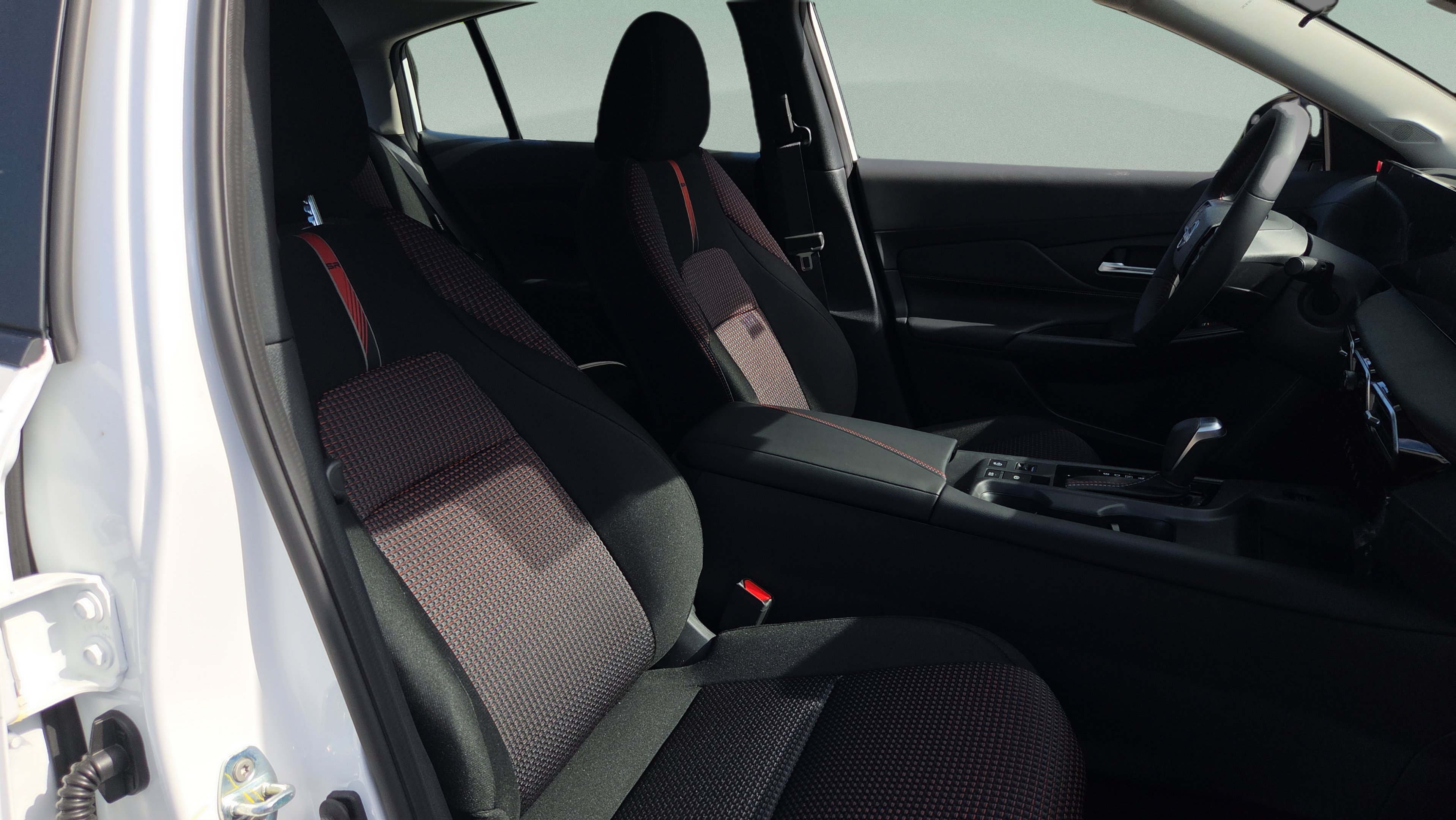 Used 2026 Nissan Sentra SR w/ Floor Mat Package FWD image 15