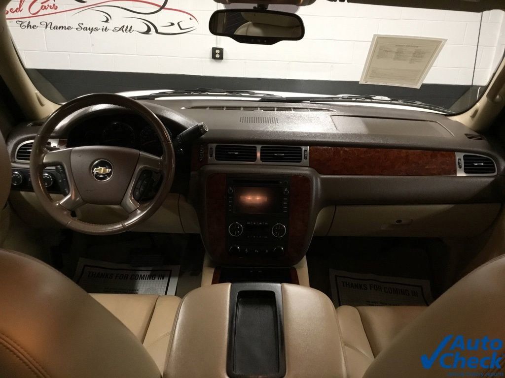 Used 2011 Chevrolet Avalanche LTZ AWD/4WD image 38