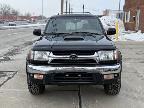 Used 2001 Toyota 4Runner SR5 image 2