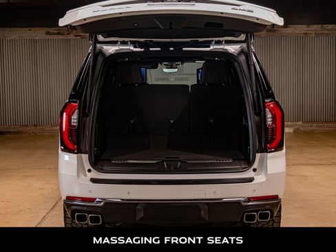 Used 2025 GMC Yukon Denali Ultimate image 9