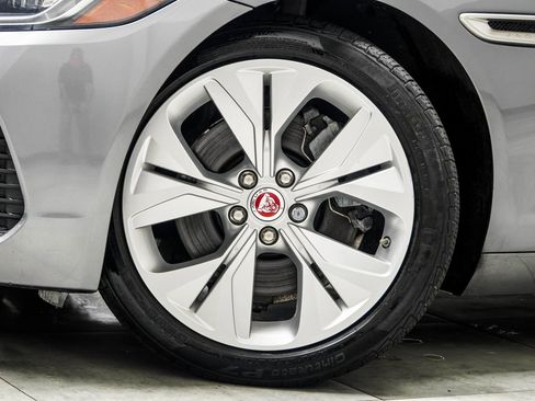 Used 2020 Jaguar XE S image 3