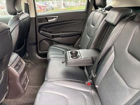 Used 2018 Ford Edge Titanium AWD/4WD image 24