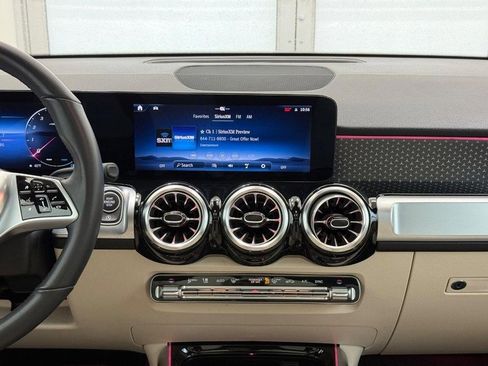 Certified 2024 Mercedes-Benz GLB 250 4MATIC image 10