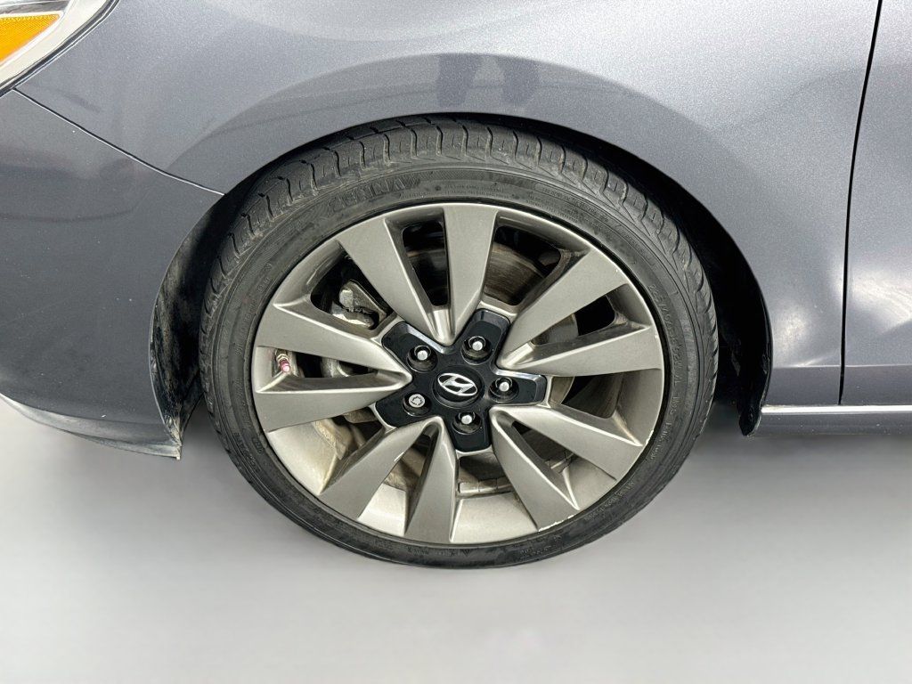 Used 2018 Hyundai Elantra GT Sport w/ Sport Tech Package 04 FWD image 34