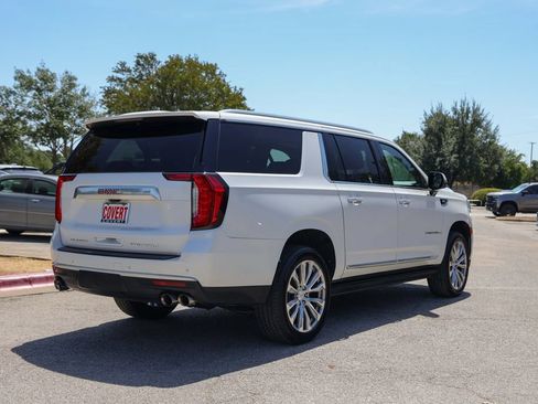 Used 2021 GMC Yukon XL Denali w/ Denali Premium Package AWD/4WD image 4