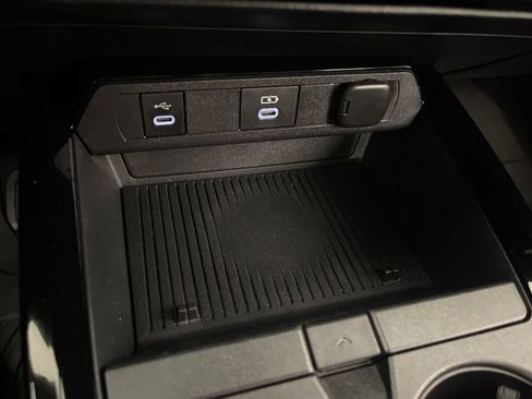 Certified 2024 Toyota Prius LE FWD image 30