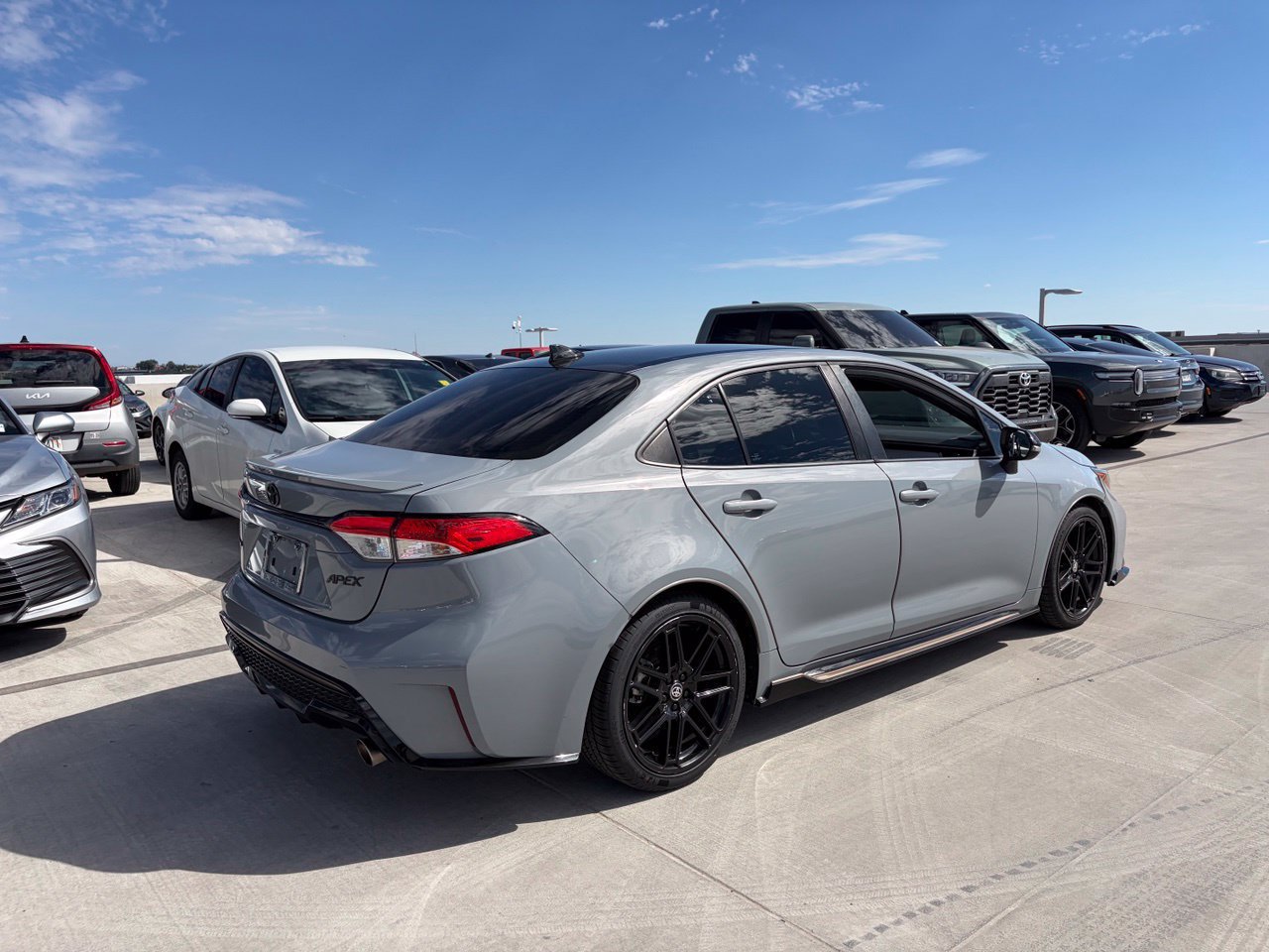 Used 2021 Toyota Corolla SE w/ Carpet Mat Package (TMS) FWD image 2