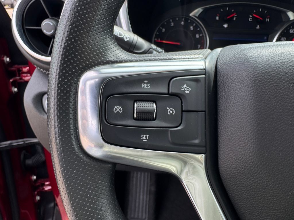 Used 2025 Chevrolet Blazer LT AWD/4WD image 16