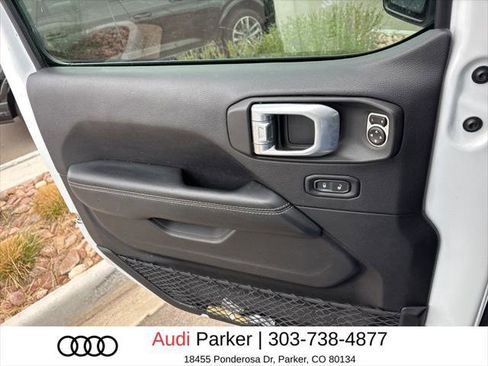 Used 2019 Jeep Wrangler Unlimited Sahara AWD/4WD image 5