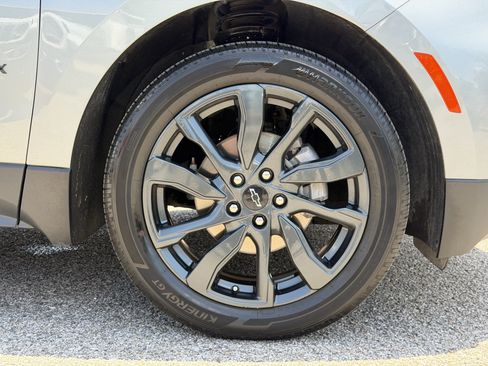 Used 2023 Chevrolet Equinox RS w/ RS Leather Package FWD image 13