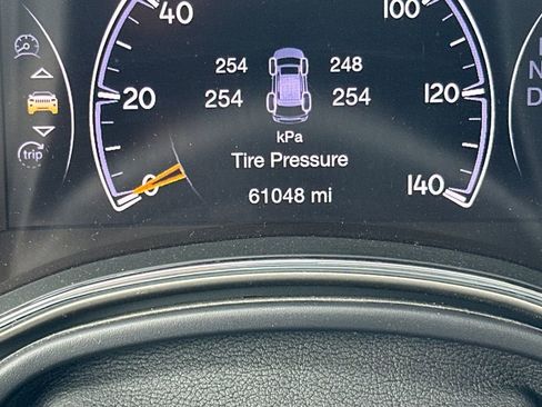 Used 2017 Jeep Grand Cherokee Limited w/ Luxury Group II image 26