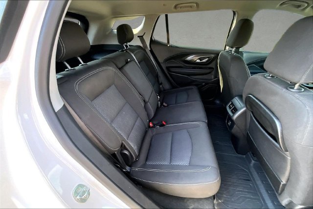 Used 2023 GMC Terrain SLE FWD image 23