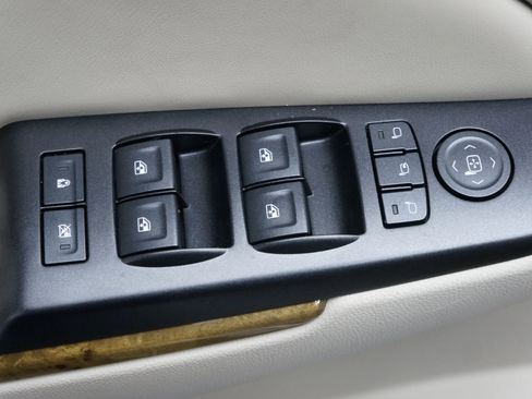 Used 2016 GMC Yukon XL Denali w/ Open Road Package image 26