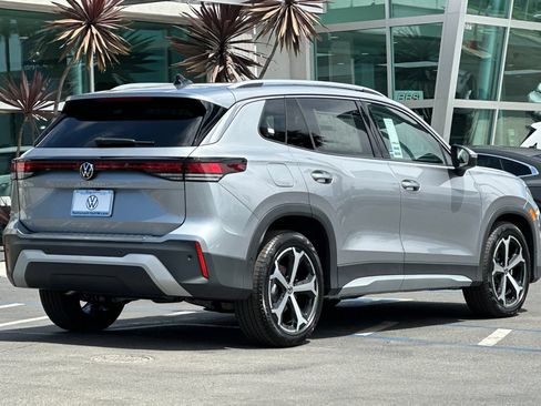New 2026 Volkswagen Tiguan SE FWD image 5