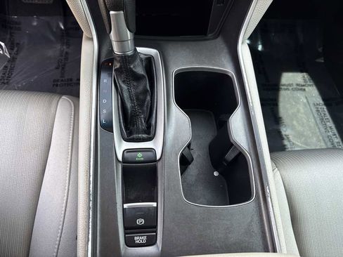 Used 2019 Honda Accord EX image 24