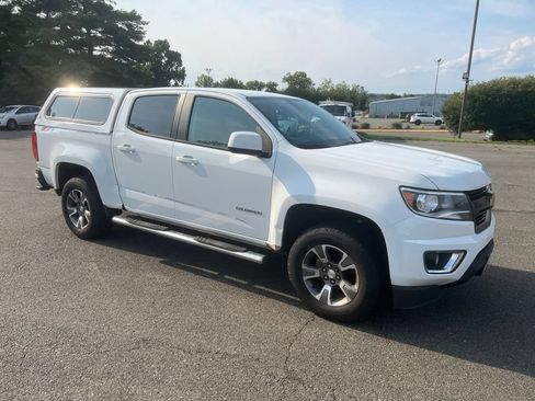 Used 2019 Chevrolet Colorado Z71 AWD/4WD image 4