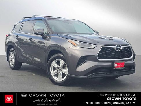 Used 2021 Toyota Highlander L image 1