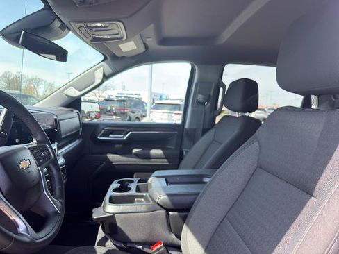 Used 2025 Chevrolet Silverado 1500 LT AWD/4WD image 28