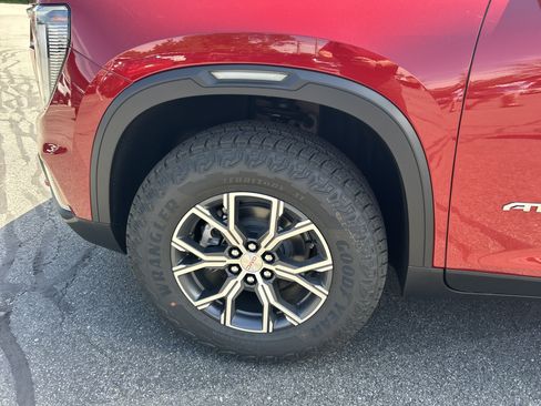 New 2026 GMC Acadia AT4 w/ Luxury Package AWD/4WD image 4