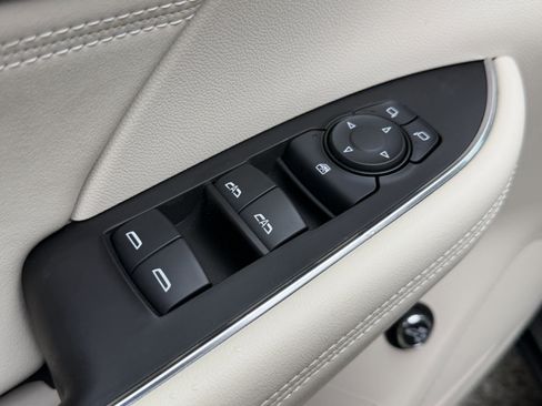 Used 2023 Buick Envision Preferred FWD image 7