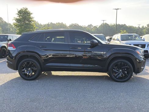 Used 2022 Volkswagen Atlas Cross Sport SE w/ Black Wheel Package FWD image 6