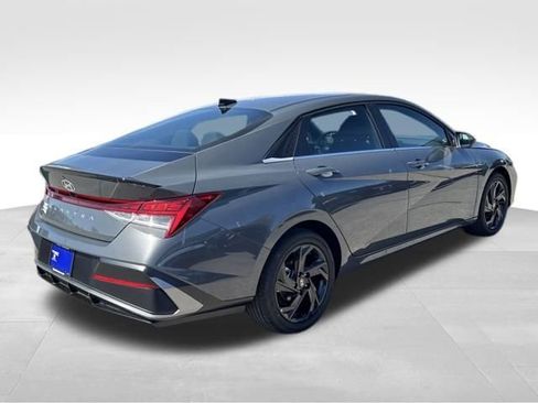 New 2026 Hyundai Elantra SEL Sport Premium FWD image 5
