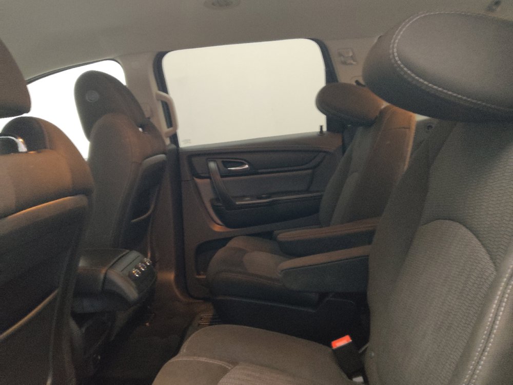 Used 2017 Chevrolet Traverse LT w/ Style and Technology Package FWD image 18