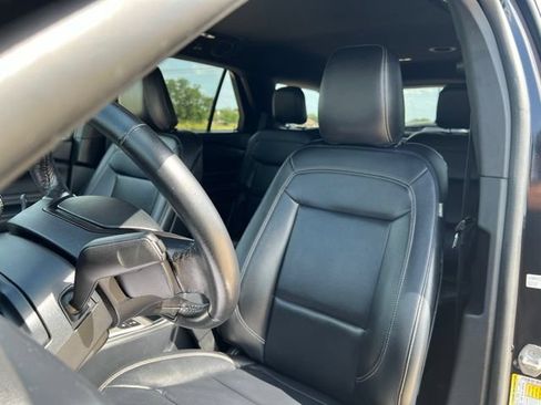 Used 2020 Ford Explorer XLT w/ Equipment Group 202A RWD image 11