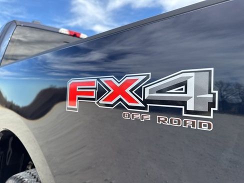 Used 2024 Ford F250 Lariat w/ Chrome Package image 15