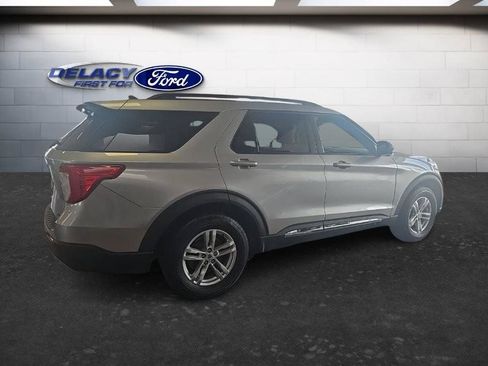 Used 2021 Ford Explorer XLT w/ Equipment Group 202A AWD/4WD image 7