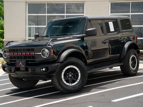 Used 2024 Ford Bronco Black Diamond w/ Sasquatch Package AWD/4WD image 2